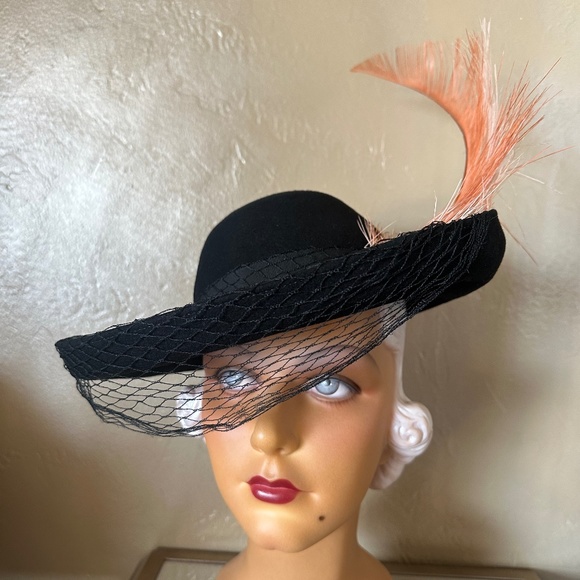 CAPTIVATING 1940s' BLACK FELT FEDORA + UPTURNED BRIM + SALMON COLORED FEATHERS